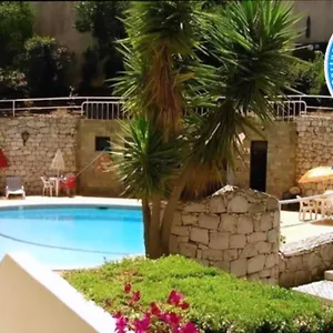 apartamentos-turisticos-perola-da-rocha-ii.hotelaalgarve.com/