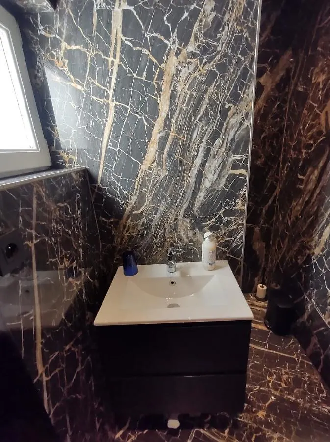 B96 Central Suite Брюссель Апартаменты